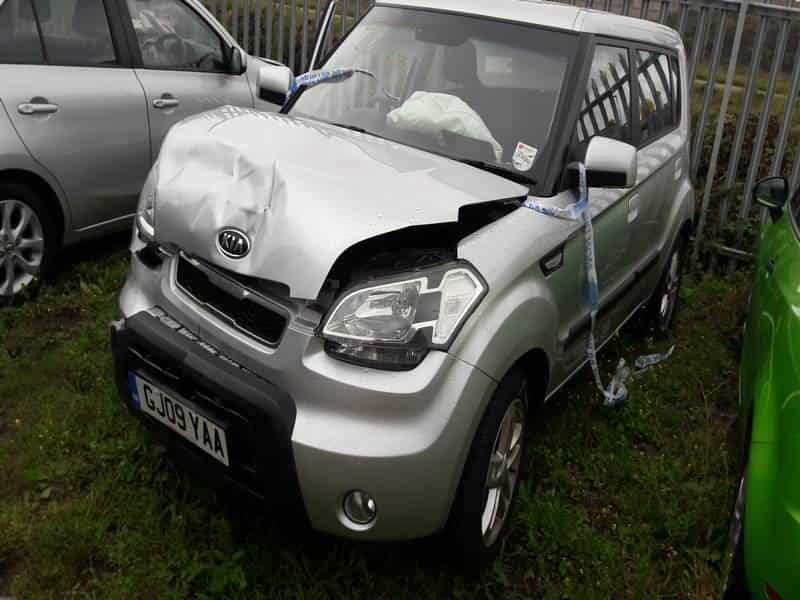 GJ09YAA (7) Kia soul breaking